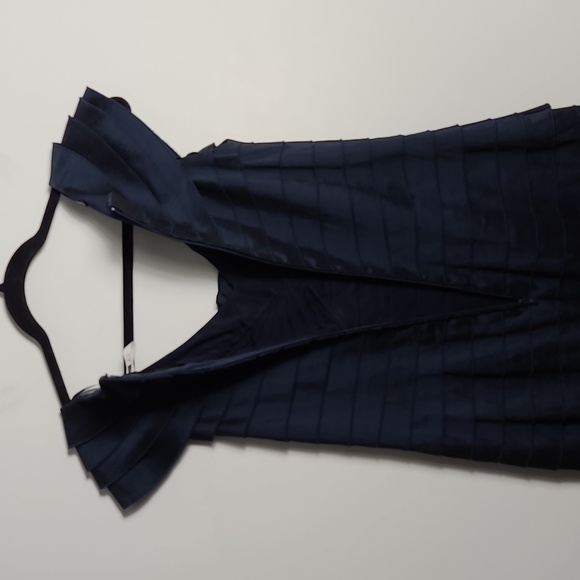 TADASHI SHOJI Midnight Blue Pleated Layered Tiered Ruffle 3D Flower Size 6 - Picture 10 of 14